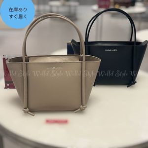 国内発送・すぐ届く【CHARLES & KEITH 】トートバッグ