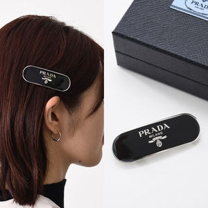 【国内即発】PRADA メタルヘアクリップ