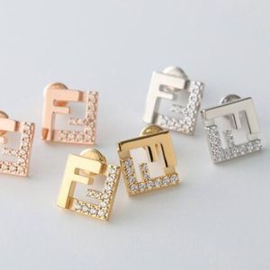 FENDI スタッドピアス FOREVER フォーエバー 8AL294 ATEP