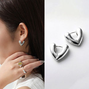ANNIKA INEZ ピアス Heart Hoops Sml E926-SML