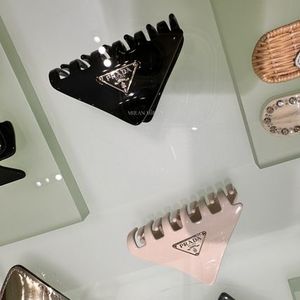 追跡付き発送【PRADA】プレックス クロウクリップ1IF175