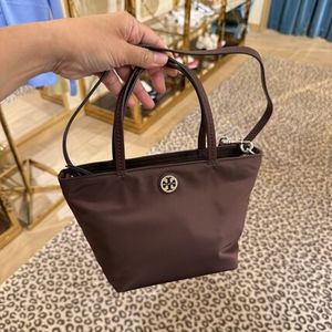 新色★Tory Burch Nylon Mini Tote 181639 Truffle 軽量