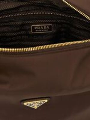 軽やかなシルエットの ◆ プラダ シェリ Re-Nylon ミニ バッグ