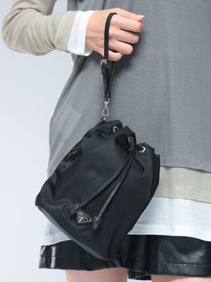PRADA ポーチ 巾着バッグ ロゴ