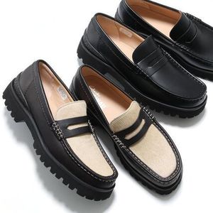 Clarks ローファー Yukoner Penny