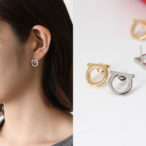 【国内即発】Salvatore Ferragamo ガンチーニピアス