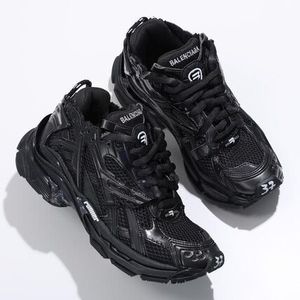 【サイズ限定特価】BALENCIAGA スニーカー Runner 677402 W3RB1