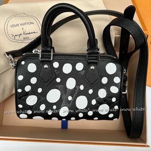 明日着 限定 3way LVx草間彌生コラボ♪ 斜掛け可 ナノスピーディ