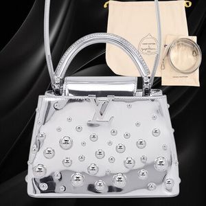 コラボ!Louis Vuitton×草間彌生 カプシーヌBB ハンドバッグ