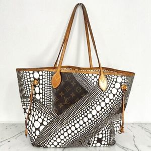 コラボ!Louis Vuitton×草間彌生 ネヴァーフルMM トートバッグ