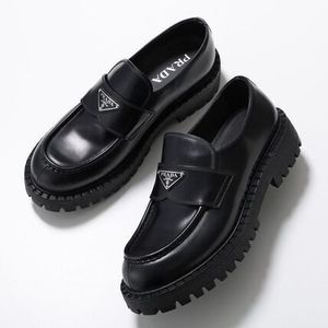 PRADA ローファー 2DE151 B4L トライアングルロゴ レザー