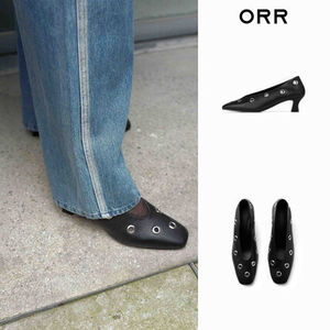 ORR Eyelet Pumps
