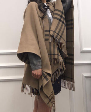 BURBERRY ケープポンチョ TAUPE BROWN 81045031