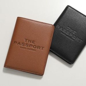 MARC JACOBS パスポートケース 2P5STR003S02 レザー