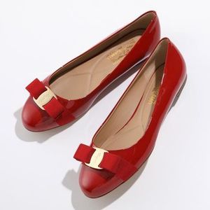 FERRAGAMO パンプス 592125 VARINA ヴァリナ